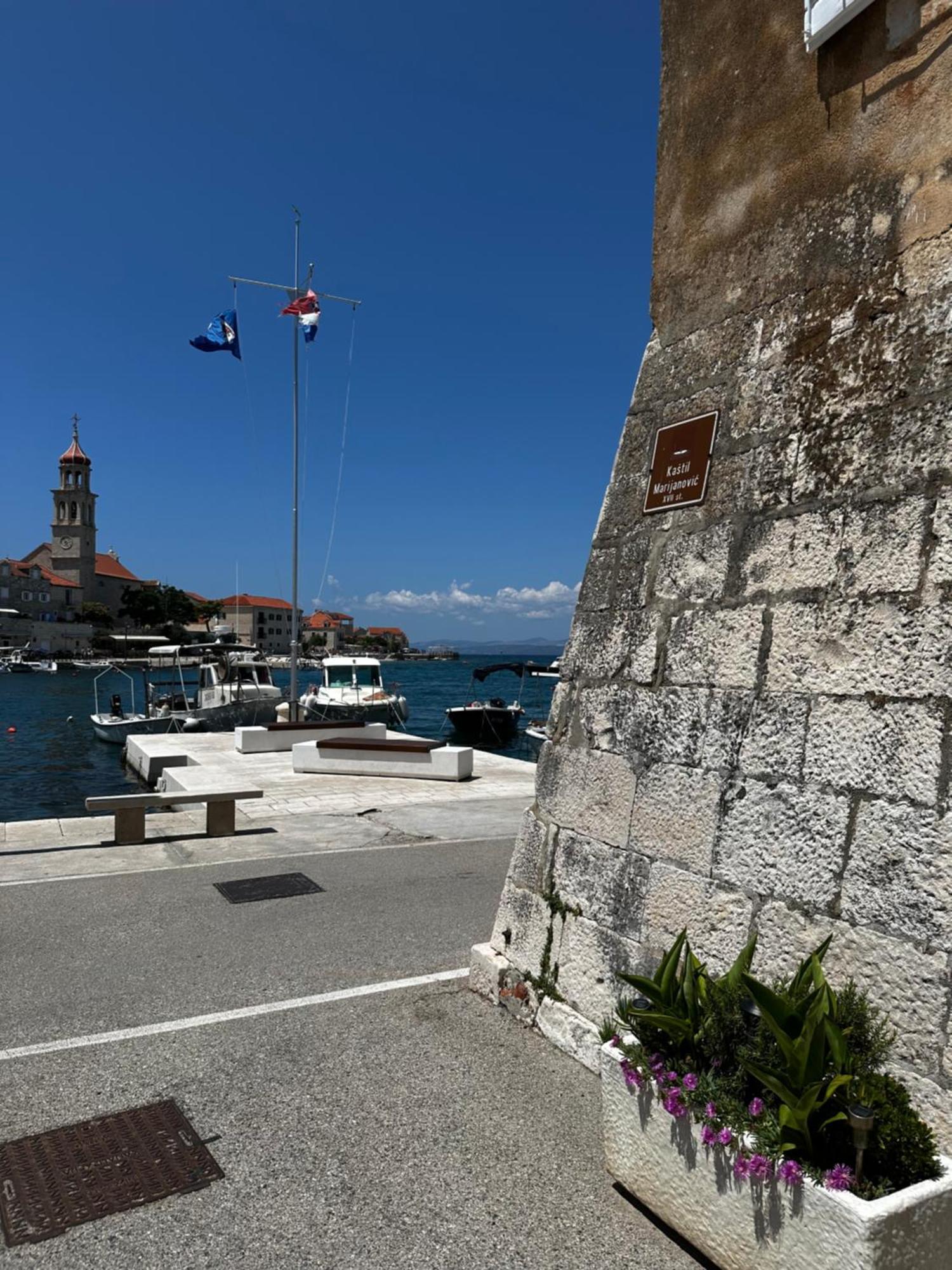 Apartamento Castel Nonna Franka Sutivan Exterior foto
