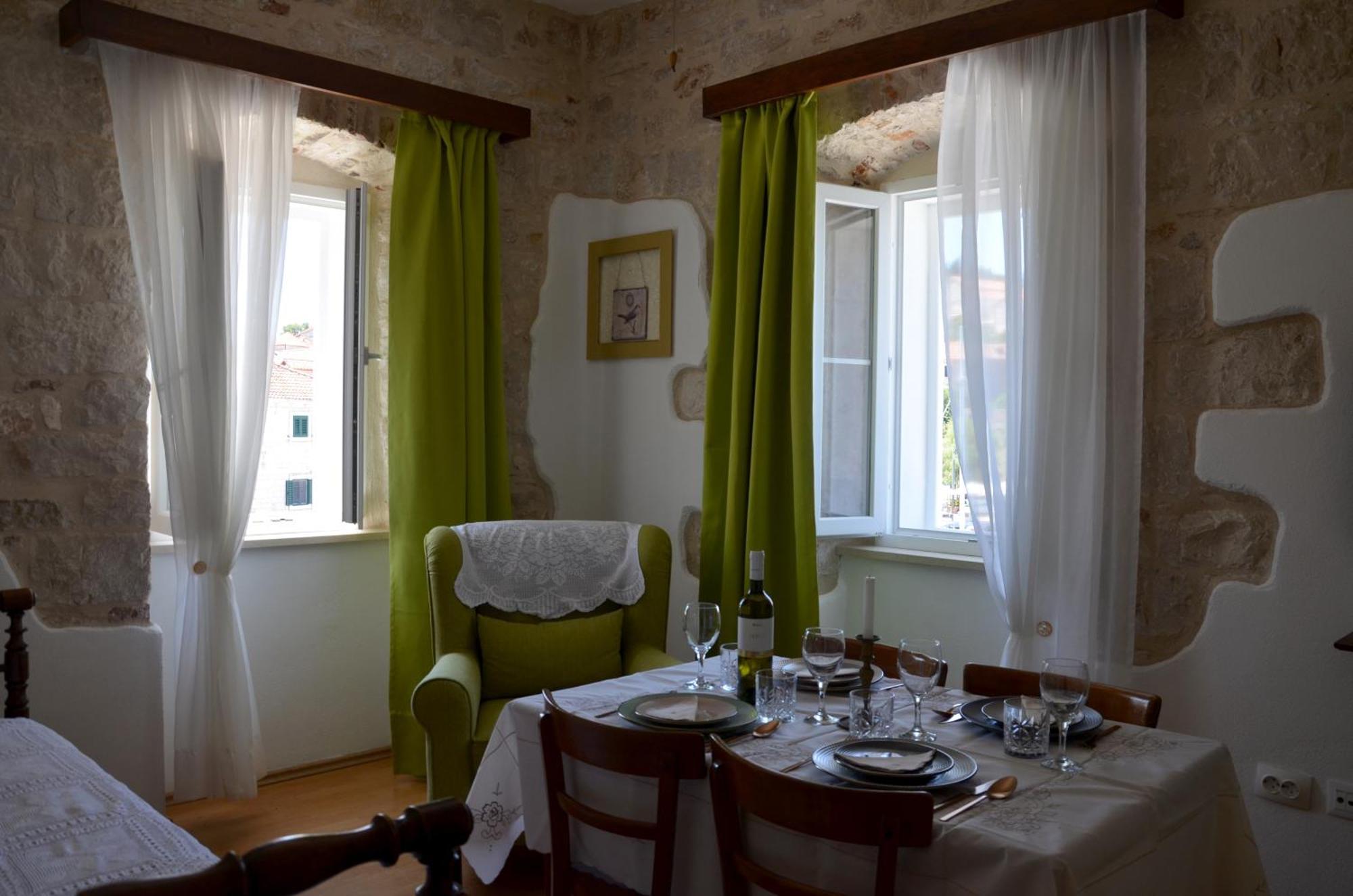Apartamento Castel Nonna Franka Sutivan Exterior foto